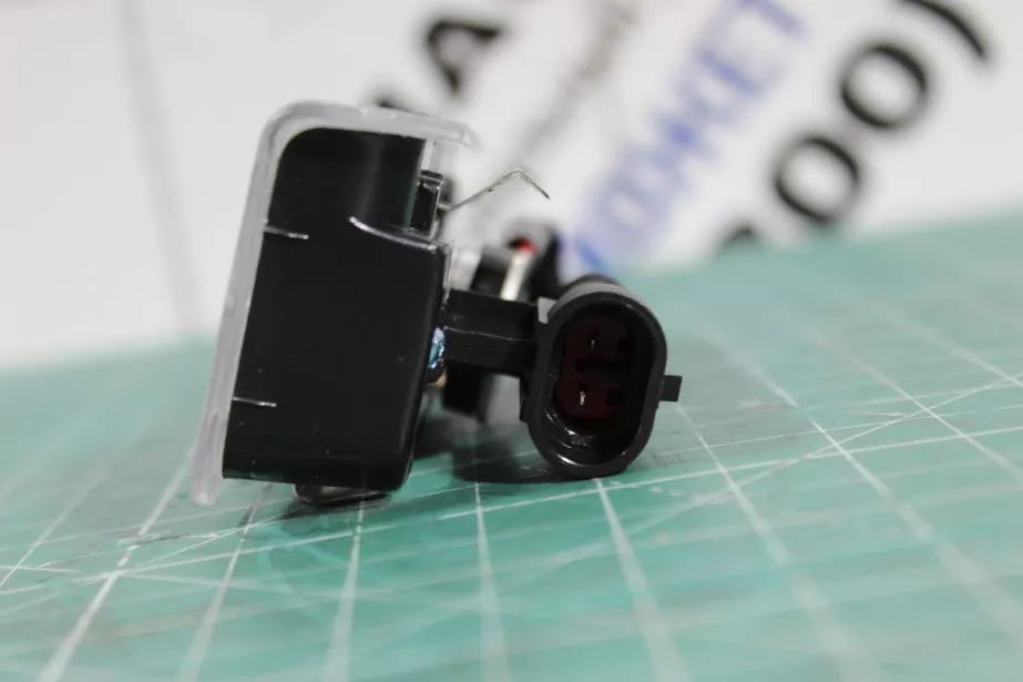 Фонарь подсветки в дверь (R, Приветственный свет линза) SHAANXI, X3000, X5000 для грузовиков *