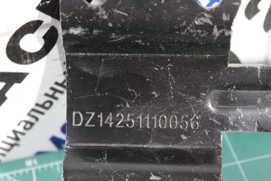 Петля капота (R) SHAANXI, X3000 для грузовиков *