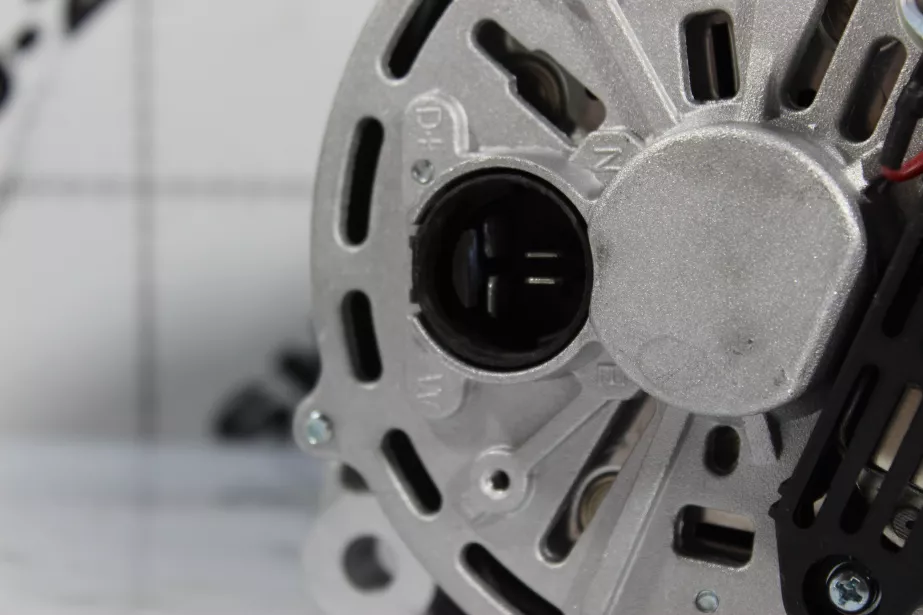 Генератор (под клиновой ремень) FAW, J6 для грузовиков *