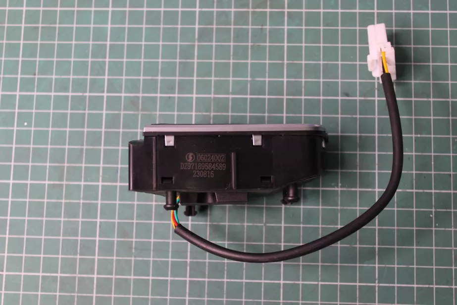 Блок управления мультимедией (на руле слева) SHAANXI, X5000 для грузовиков *