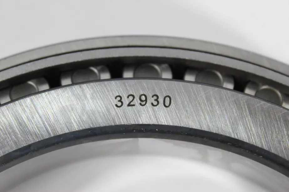 Подшипник выходного вала на средний мост (32930) SHAANXI, РК ZQC2000-57E для грузовиков *