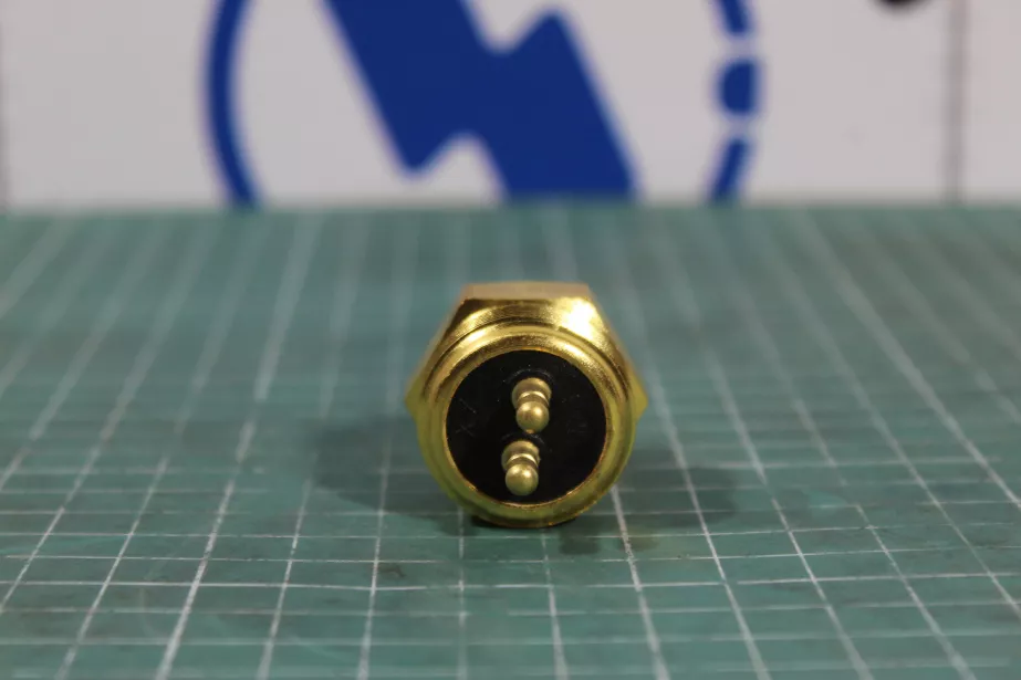 Датчик включения нейтрального положения FAW для грузовиков *