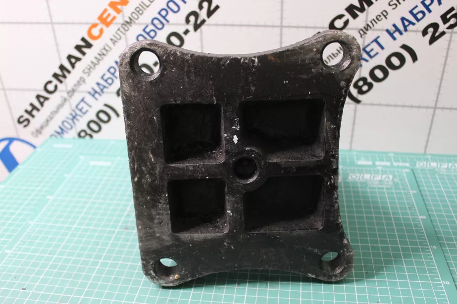 Кронштейн задней рессоры (RR, Черный) SHAANXI, X3000 для грузовиков *