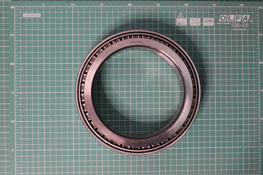 Подшипник выходного вала на средний мост (32930) SHAANXI, РК ZQC2000-57E для грузовиков *