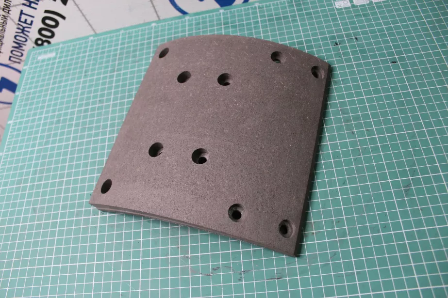 Накладка тормозная (Rear, 10 отверстий) CREATEK, F3000, (CK8110) для грузовиков *