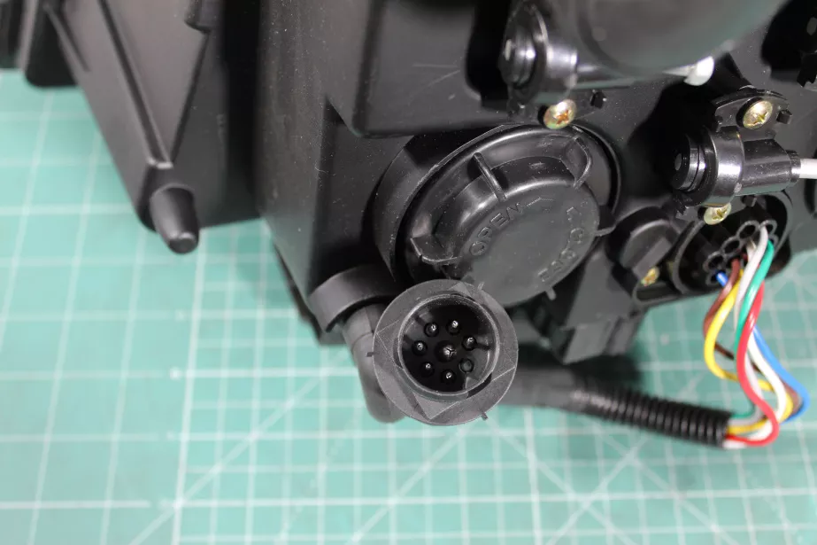 Фара (R, тягач) SHAANXI, X3000 для грузовиков *