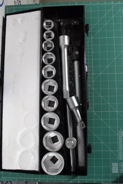 Набор инструментов (15 предметов 3/4 Грузовой ) СервисКлюч. для грузовиков *