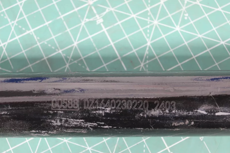 Кронштейн брызговика (R) SHAANXI для грузовиков *