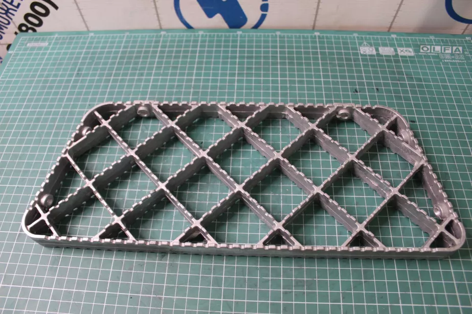 Подножка (L/R, Дюраль, верхняя) SHAANXI, X3000 для грузовиков *