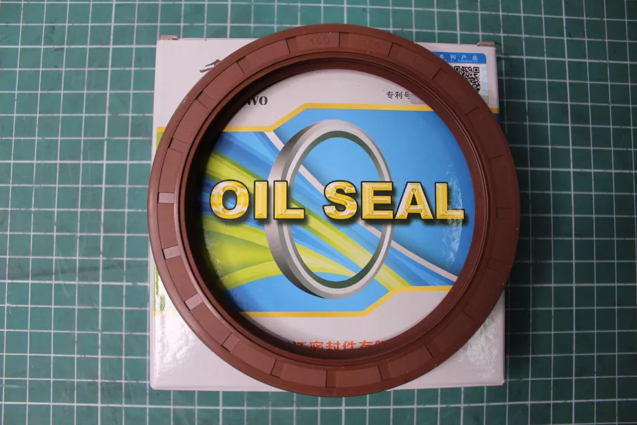 Сальник хвостовика РК D125, H12, (ZQC2000 КПП ср.мост 100*125*12) SHAANXI, (3533400027, FR10012512) для грузовиков *