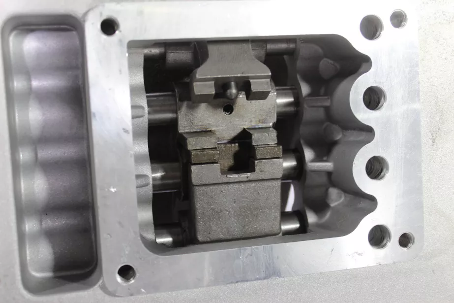 Крышка верхняя в сборе FULLER для грузовиков *