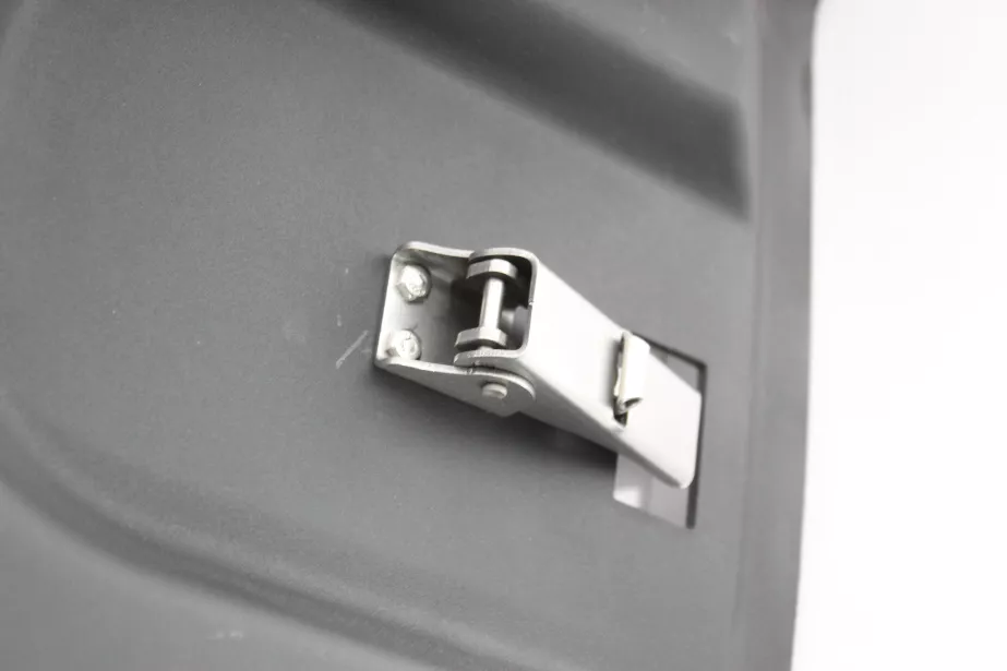 Крышка аккумулятора (с отверстием под отключатель массы) SHAANXI, X6000 для грузовиков *