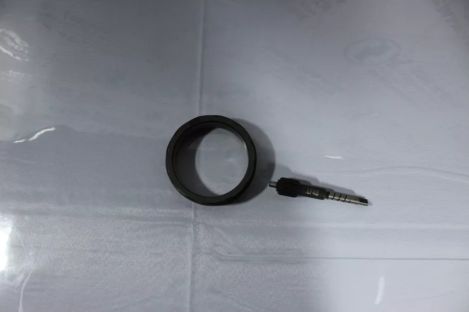 Вал шестерни привода спидометра + шестерня  (LF48) SHAANXI, (LF48-3802034) для грузовиков *