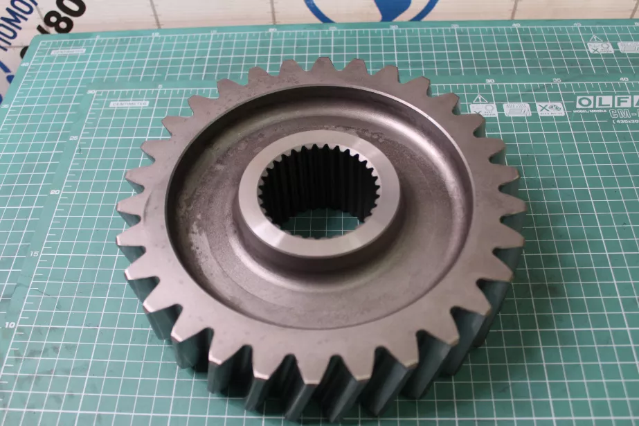 Шестерня ведомая среднего моста SHAANXI, F3000, (81.35610.0011). для грузовиков *