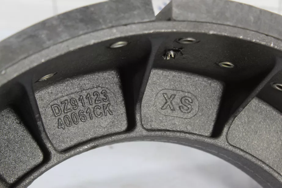 Колодка тормозная (Rear, 18 отверстий) SHAANXI, F3000, (DZ9112340061) для грузовиков *