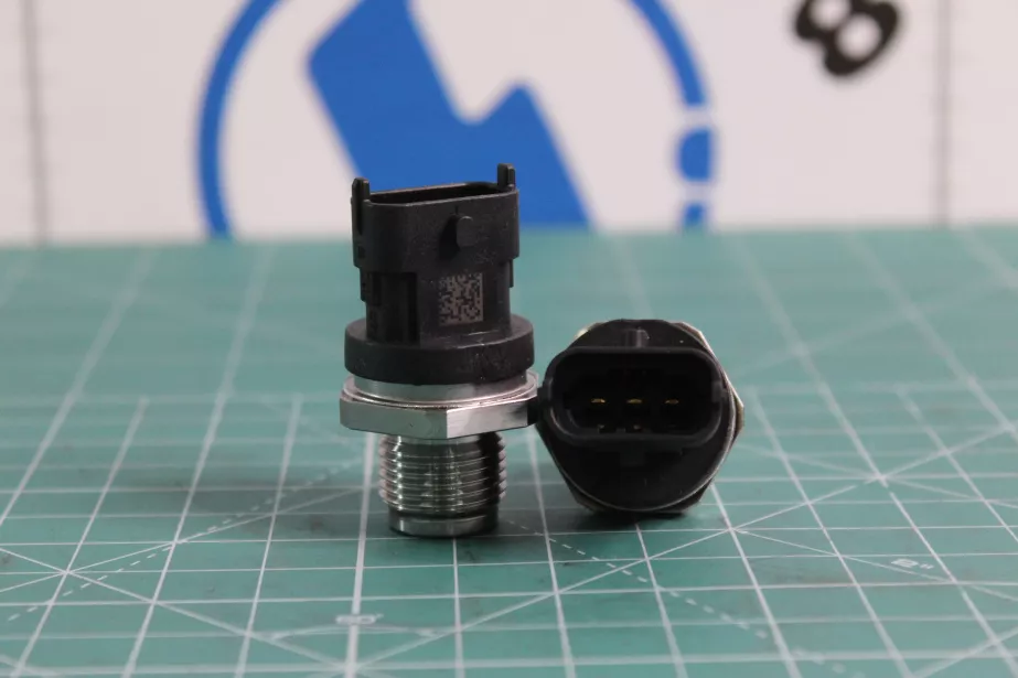 Датчик топливной рампы SITRAK, MC11.44-50, (0281002937) для грузовиков *