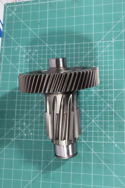 Вал промежуточный делителя (короткий 12JSD200T-1707056-1 шестерня) FULLER, 12JSDX для грузовиков *