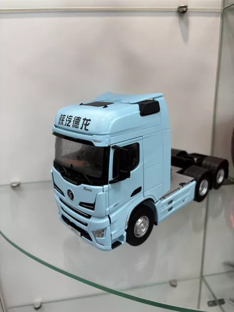 Моделька (Тягач, 6х4 1:24) SHAANXI, X6000 для грузовиков *
