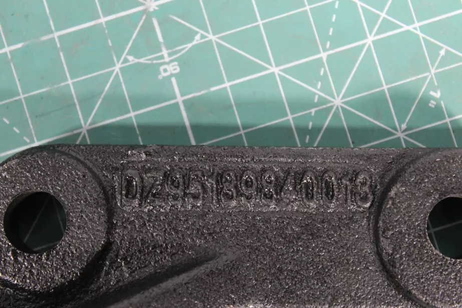 Кронштейн буксировочного крюка (L) SHAANXI, F3000 для грузовиков *