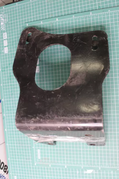 Кронштейн бампера (L) SHAANXI, F2000 для грузовиков *