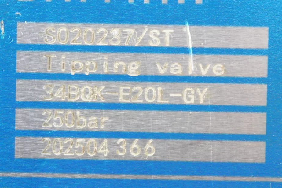 Клапан гирдрораспределительный (на гидроцилиндре) SHAANXI, X3000, 8X4 для грузовиков *