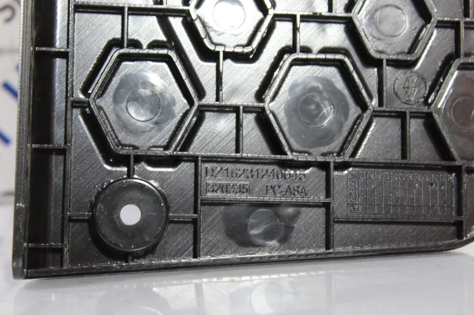 Подножка двери (L/R, вторая) SHAANXI, X6000 для грузовиков *