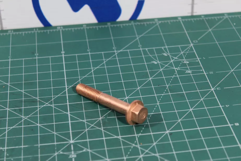 Болт коллектора  D10, L70, (обмедненный) SHAANXI, WP12, (612630110005) для грузовиков *