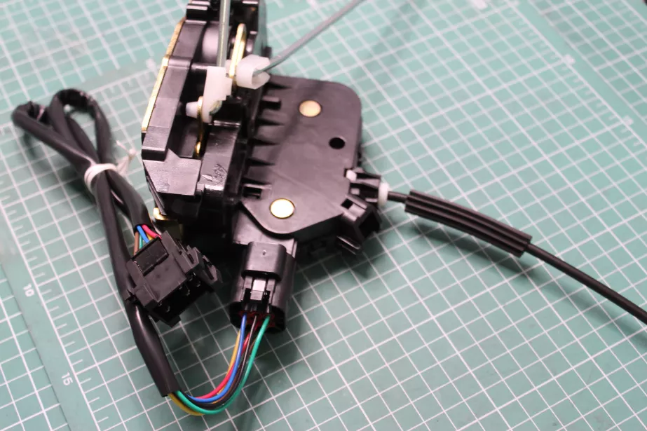 Замок двери (R, Электрический) SHAANXI, X3000 для грузовиков *