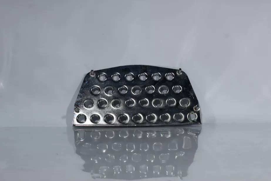 Ступенька нижняя металлическая (L) SITRAK, C7H для грузовиков *