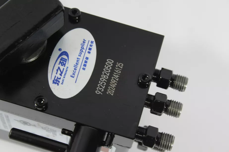 Насос подъема кабины (3 выхода) SHAANXI, X3000 для грузовиков *