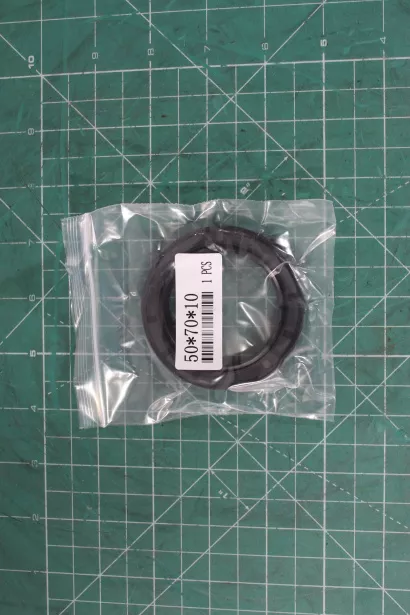 Сальник передней полуоси D70, H10, (50*70*10) SHAANXI, 6X6, X3000, (HD90009410143) для грузовиков *