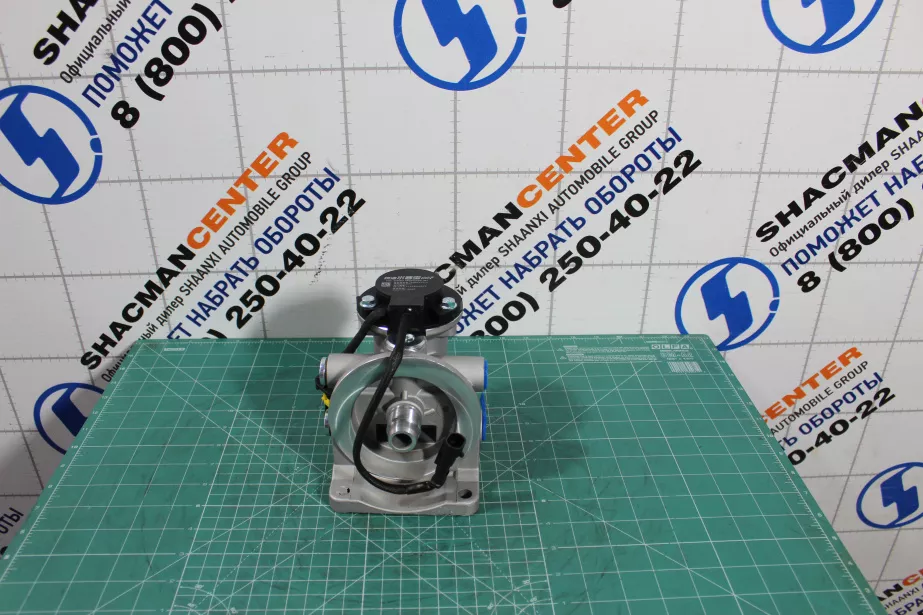 Кронштейн топливного фильтра грубой очистки PL420 (с электронасосом и подогревом) SHAANXI, Евро-5 для грузовиков *