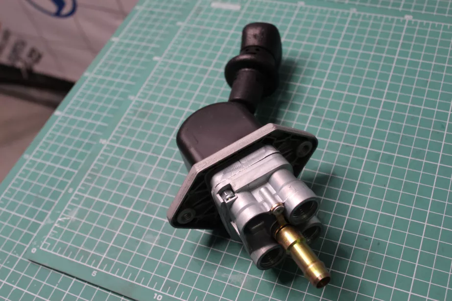 Кран ручного тормоза CREATEK, F3000, (CK8729) для грузовиков *