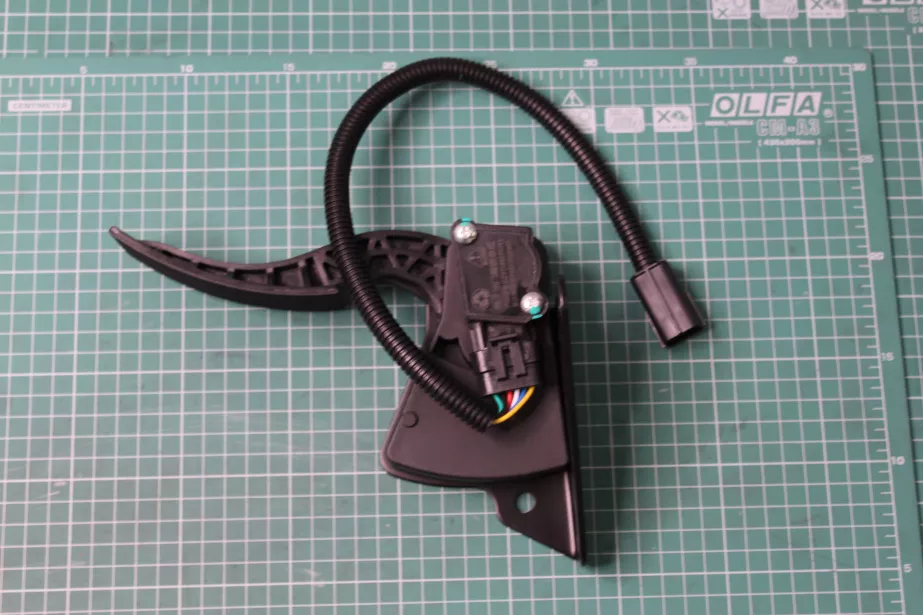 Педаль газа (ДВС CUMMINS) SHAANXI, X3000 для грузовиков *