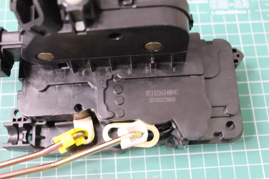 Замок двери (L, Электрический) SHAANXI, X3000 для грузовиков *