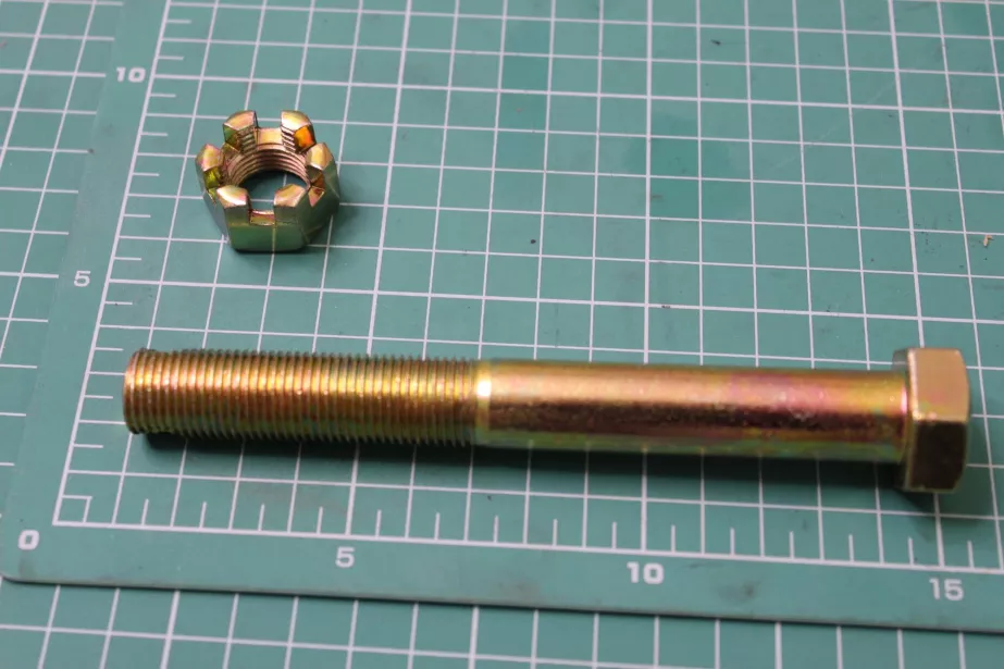 Болт амортизатора подвески D16, L130, (Верхний) HOWO для грузовиков *