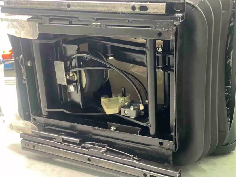 Сиденье водительское (пневматическое) SHAANXI, F2000, F3000 для грузовиков *