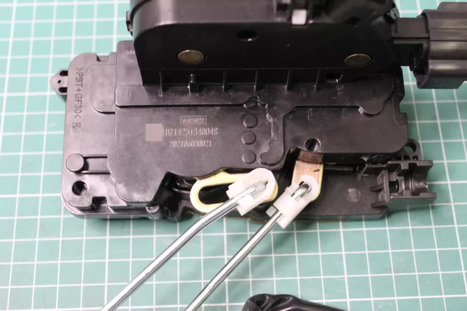 Замок двери (R, Электрический) SHAANXI, X3000 для грузовиков *