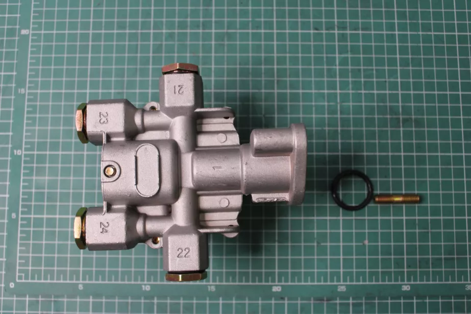 Клапан защитный тормозной системы (4-х контурный) SHAANXI, X3000 для грузовиков *