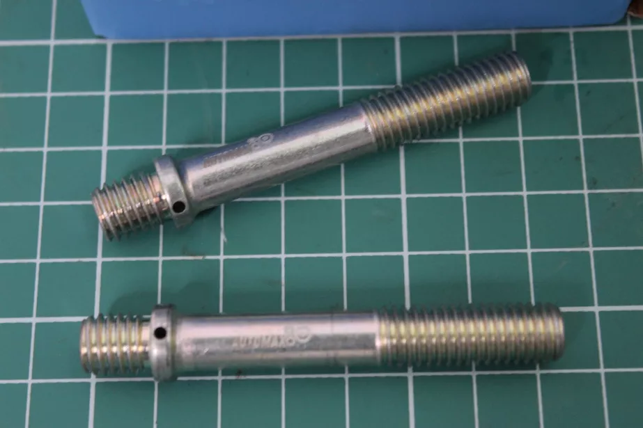 Шпилька направляющая блока цилиндров AUTOMAX, ISM11, (AM1239). для грузовиков *