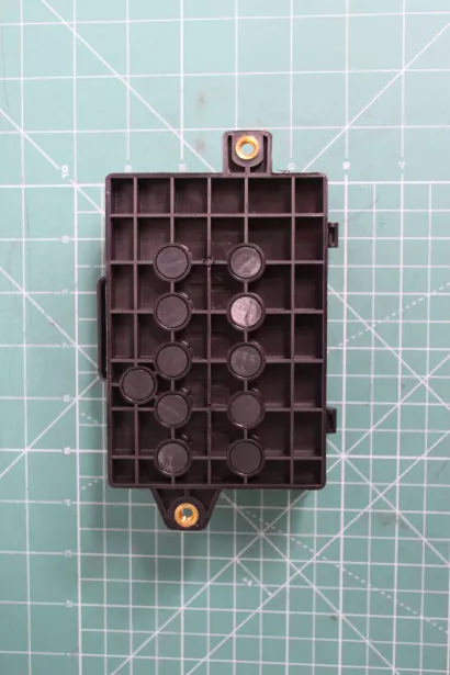 Блок предохранителей (у АКБ) SHAANXI, X3000 для грузовиков *