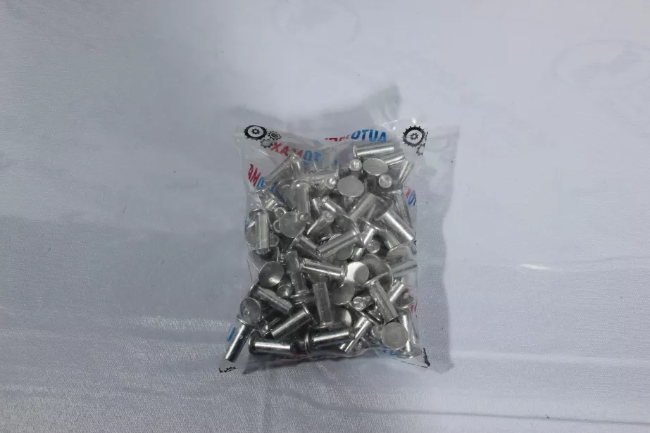 Заклёпка D8, L24, (Алюминий, прямая, упаковка 100шт ) AUTOMAX, (AM1261) для грузовиков *