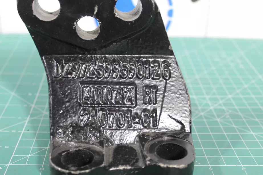 Кронштейн ДВС (RR) SHAANXI, X3000 для грузовиков *