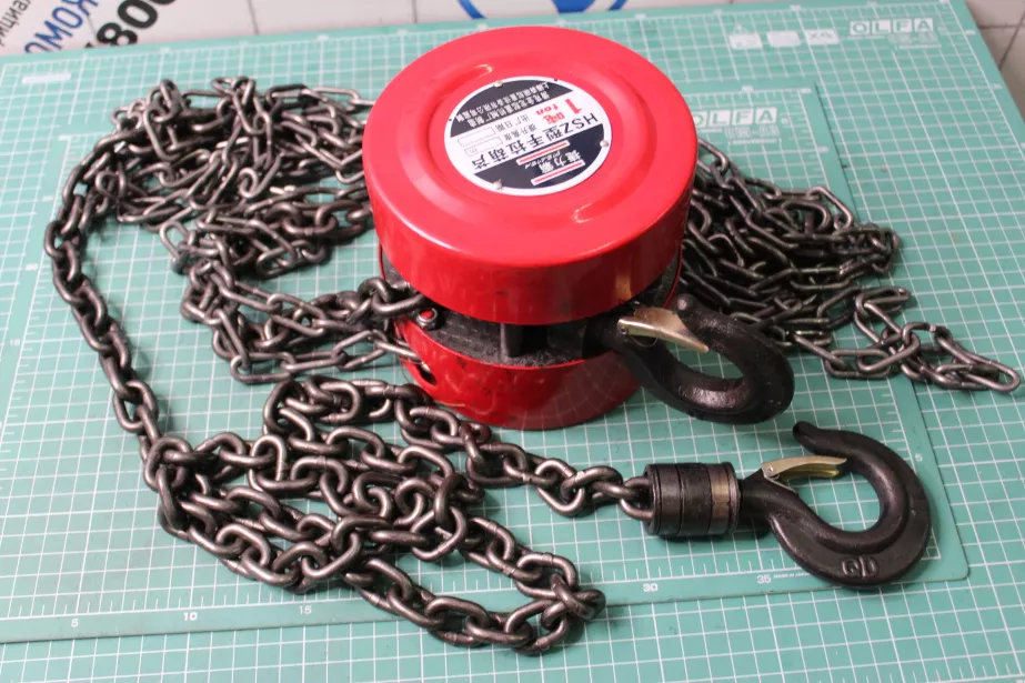 Таль цепная 1 тонна 2,5м HOWO. для грузовиков *