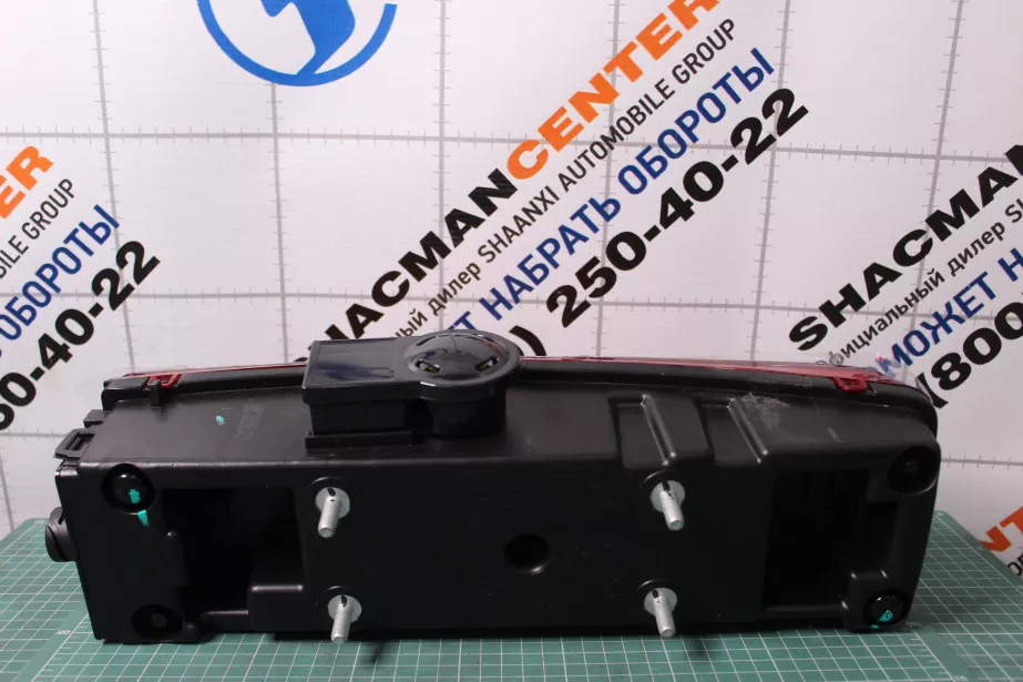 Фонарь задний (R) SHAANXI, X6000. для грузовиков *