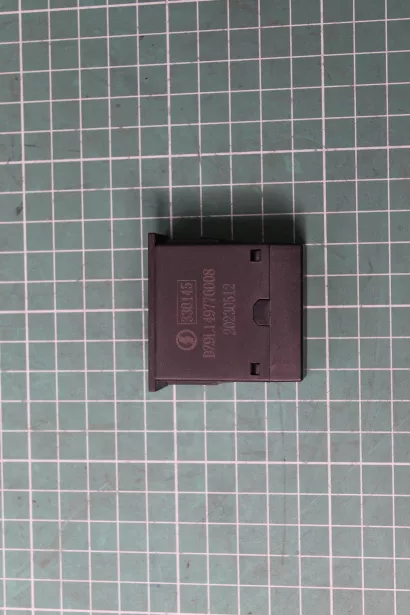 Модуль питания USB (Пластик) SHAANXI, X6000 для грузовиков *