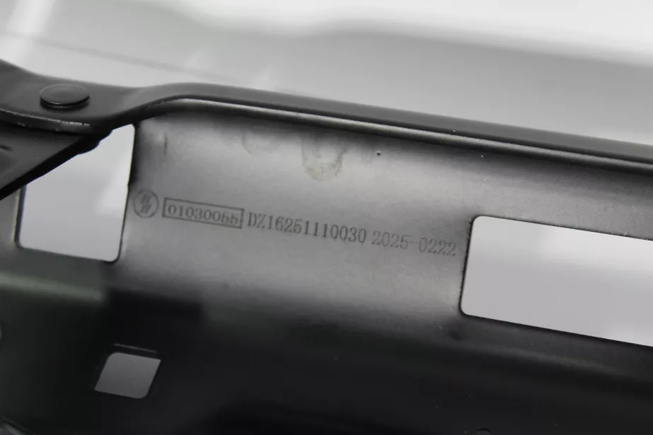 Петля капота (L) SHAANXI, X6000 для грузовиков *