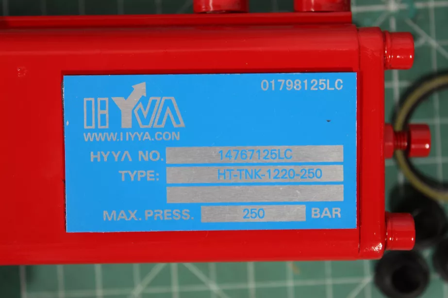 Клапан насоса подъёма кузова на гидробаке (NT-NTK-1220-250) HYVA, (01798125LC) для грузовиков *