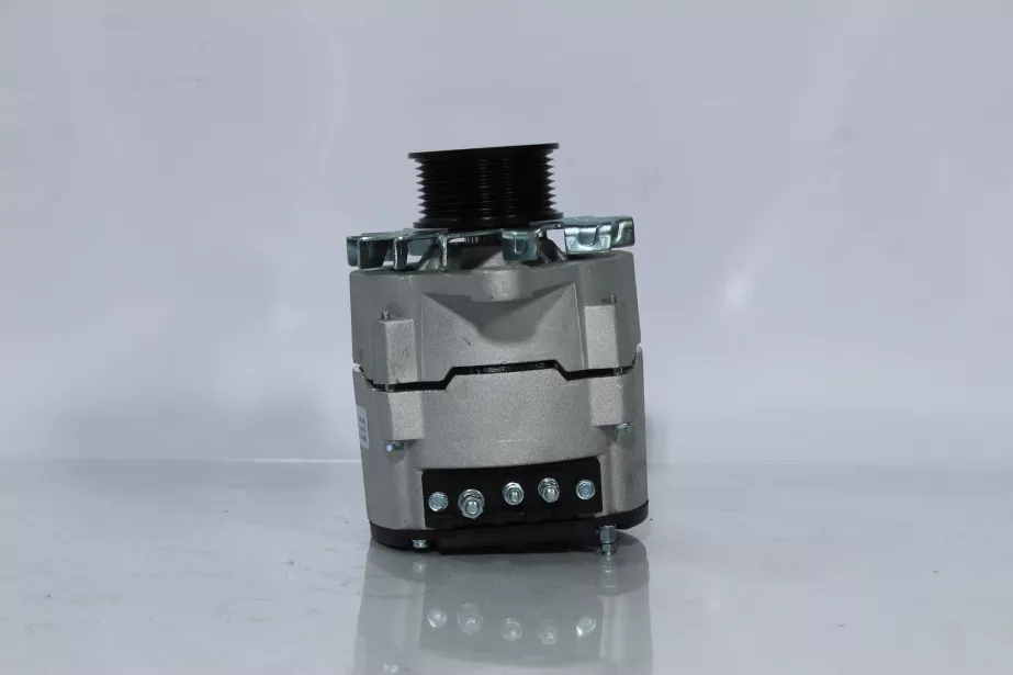 Генератор (под ручейковый ремень 5PK 28V/70А) CUMMINS, ISM11 для грузовиков *