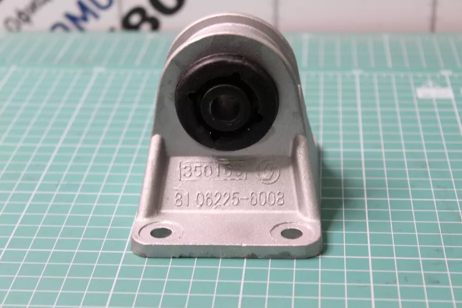 Кронштейн крепления радиатора SHAANXI, F3000 для грузовиков *